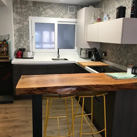 Newly Renovated In Downtown Apartman *
